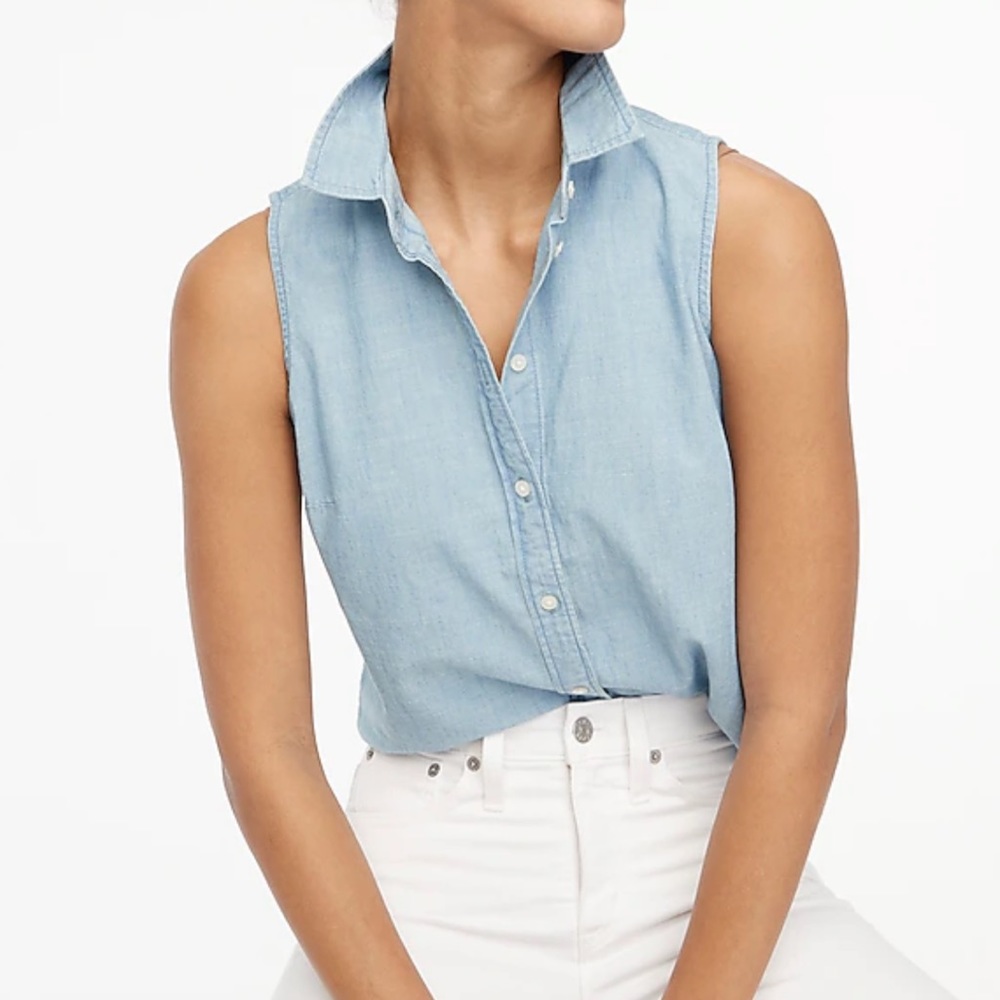 Chambray button-up shirt in signature fit